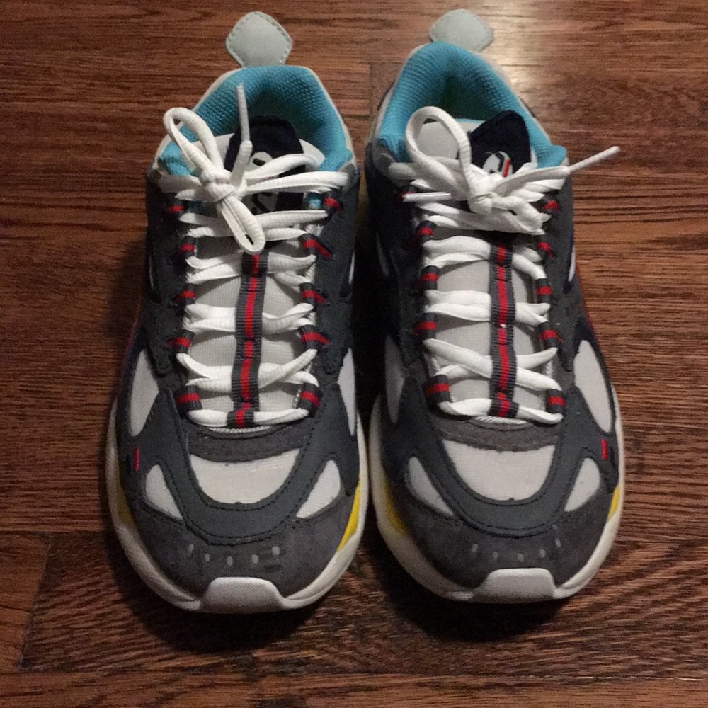 Fila tennis shoes